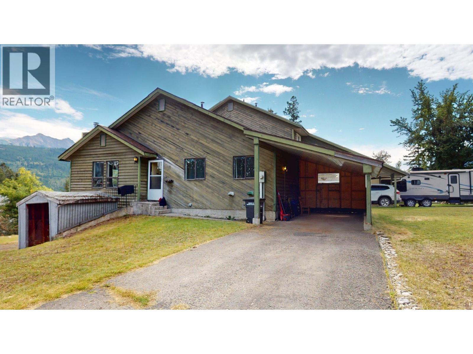 100 Cariboo Drive, Elkford, British Columbia  V0B 1H0 - Photo 35 - 10359875