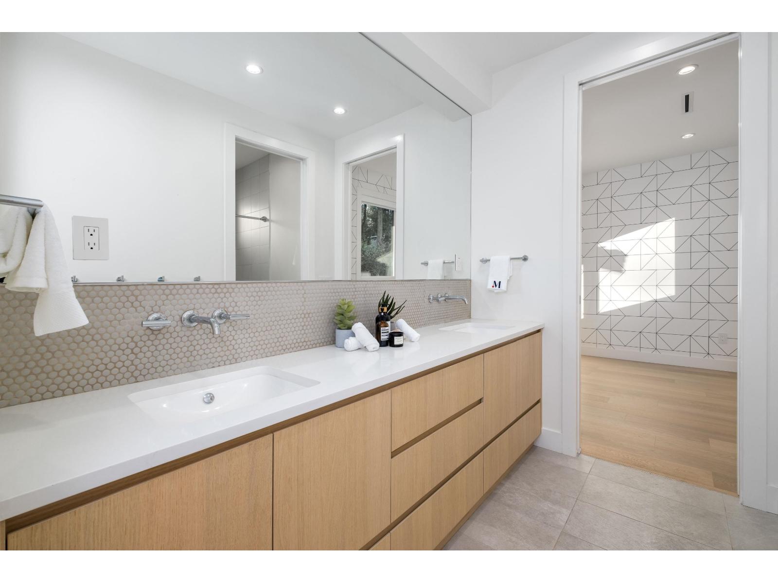 16690 Mcnair Drive, Surrey, British Columbia  V3Z 0P9 - Photo 29 - R3038018