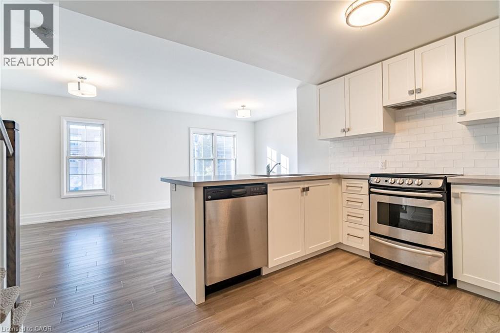 760 Lakeshore Road E Unit# 202, Mississauga, Ontario  L5E 1C7 - Photo 3 - 40751811