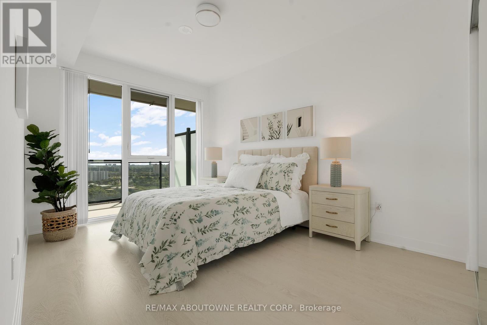 2608 - 30 Inn On The Park Drive, Toronto, Ontario  M3C 0P7 - Photo 14 - C12352536