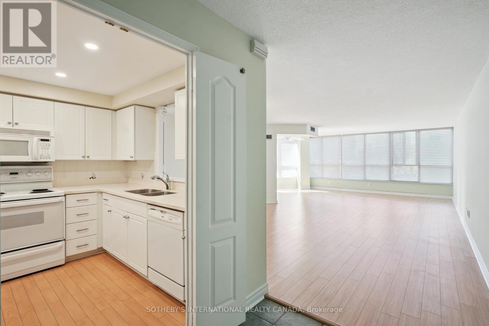 501 - 10 Tichester Road, Toronto, Ontario  M5P 3M4 - Photo 4 - C12352619