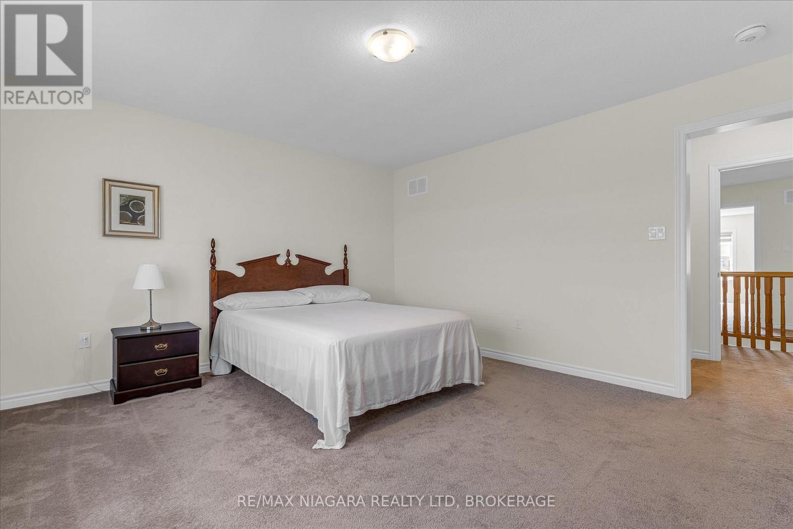 22 Peach Street, Thorold (Rolling Meadows), Ontario  L2E 6S4 - Photo 15 - X12352636