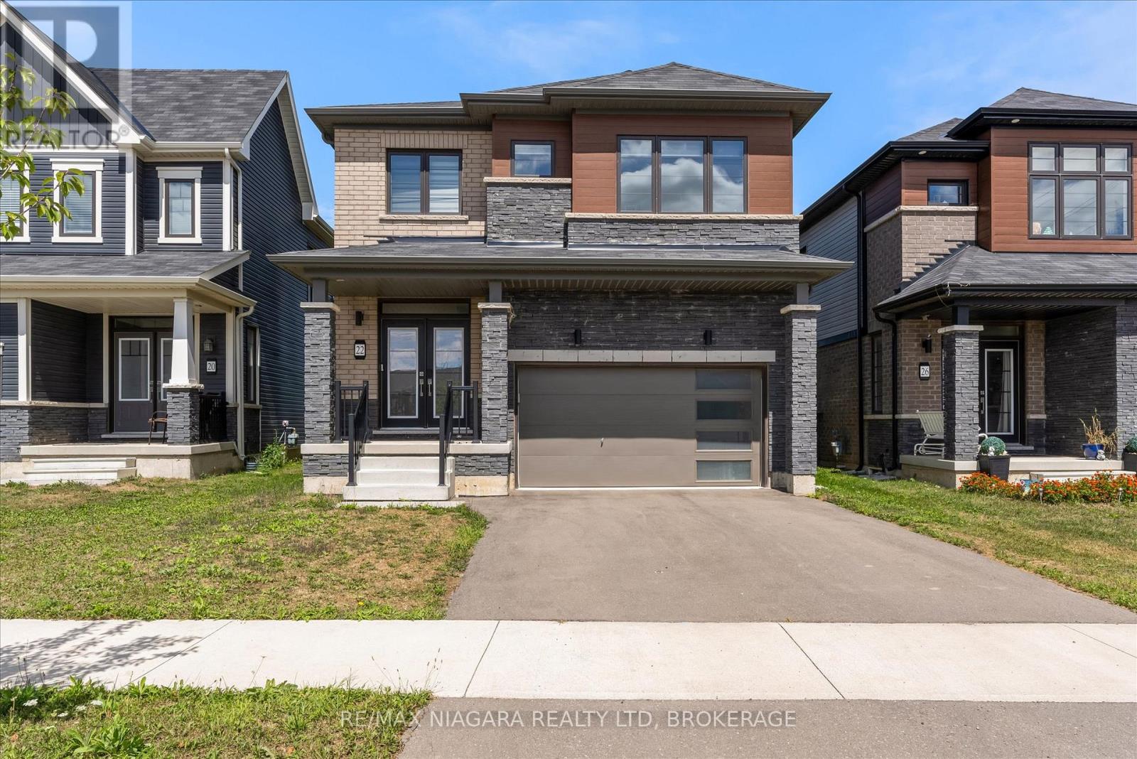 22 Peach Street, Thorold (Rolling Meadows), Ontario  L2E 6S4 - Photo 2 - X12352636