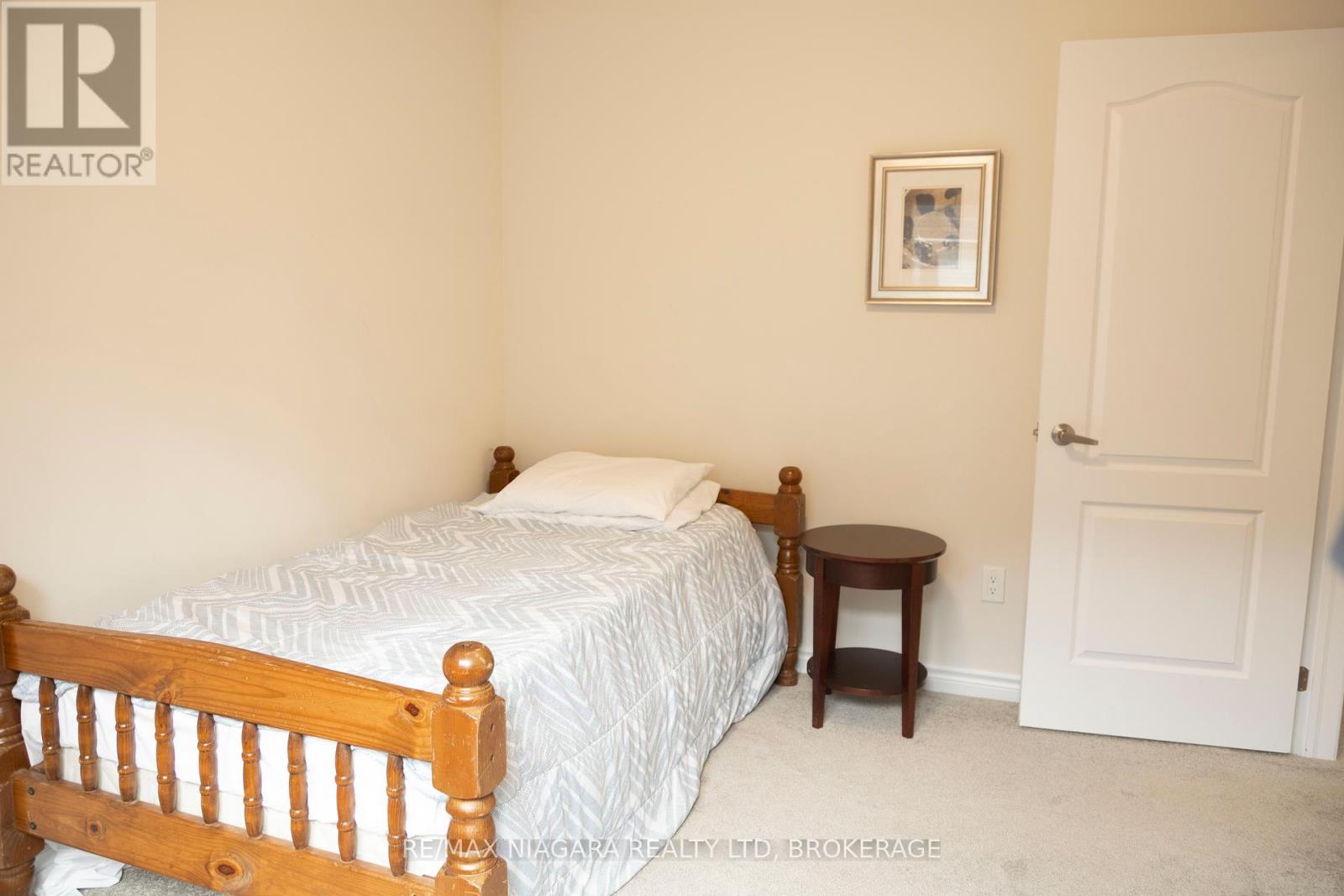 22 Peach Street, Thorold (Rolling Meadows), Ontario  L2E 6S4 - Photo 23 - X12352636