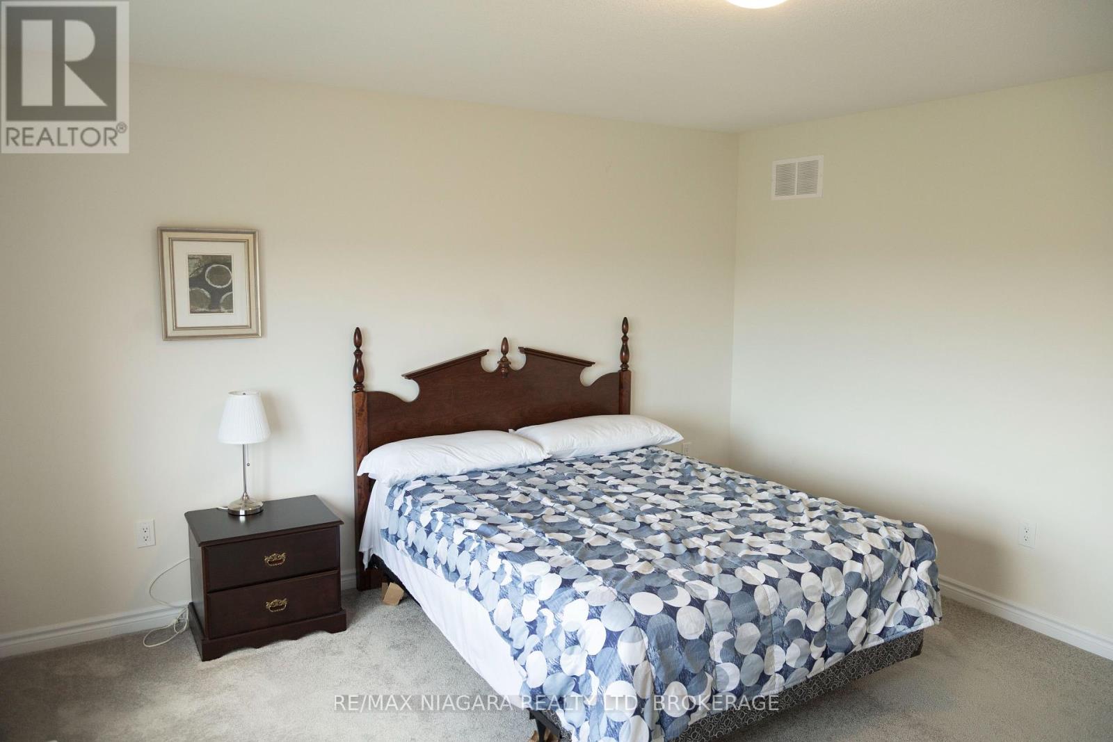 22 Peach Street, Thorold (Rolling Meadows), Ontario  L2E 6S4 - Photo 24 - X12352636