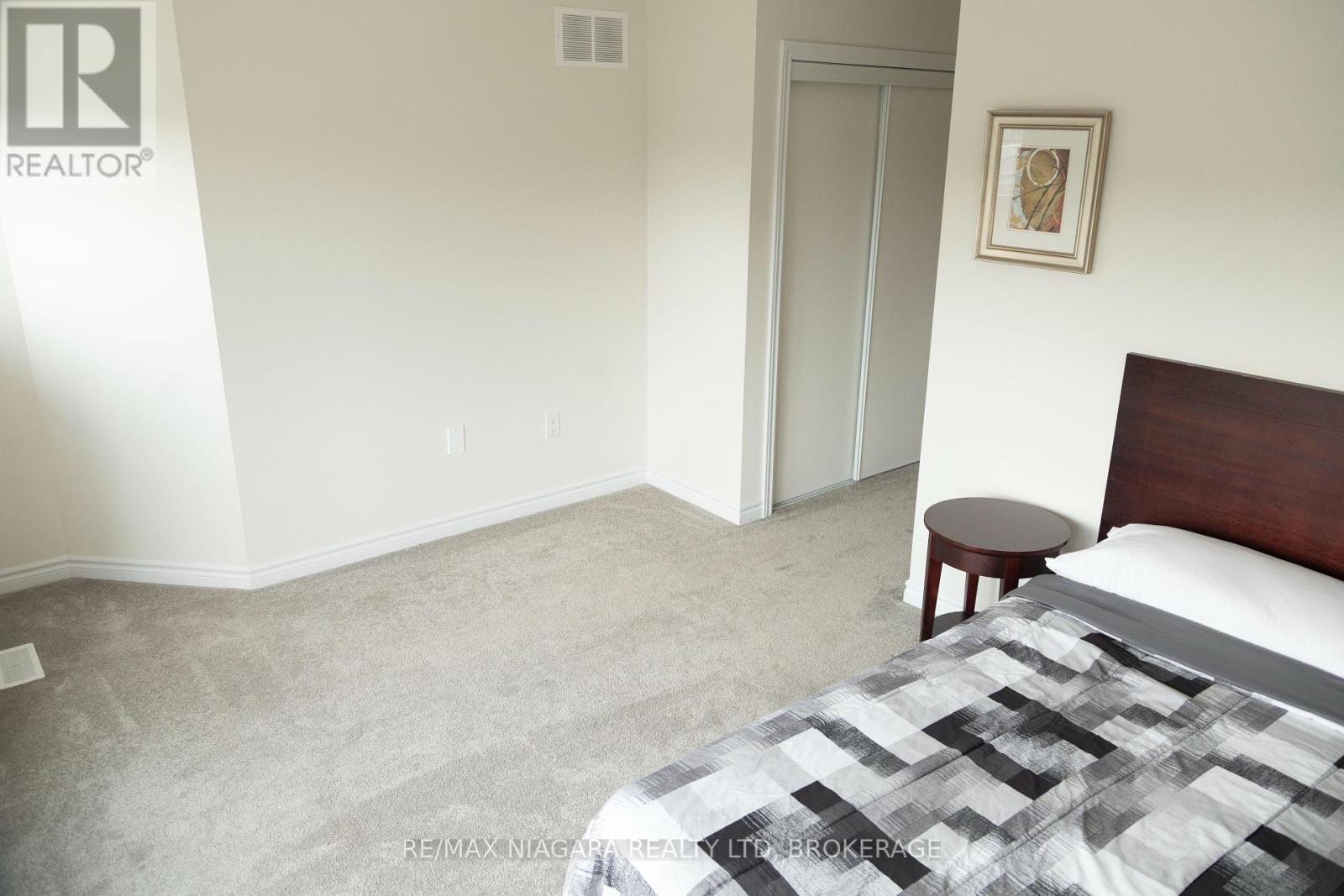 22 Peach Street, Thorold (Rolling Meadows), Ontario  L2E 6S4 - Photo 28 - X12352636