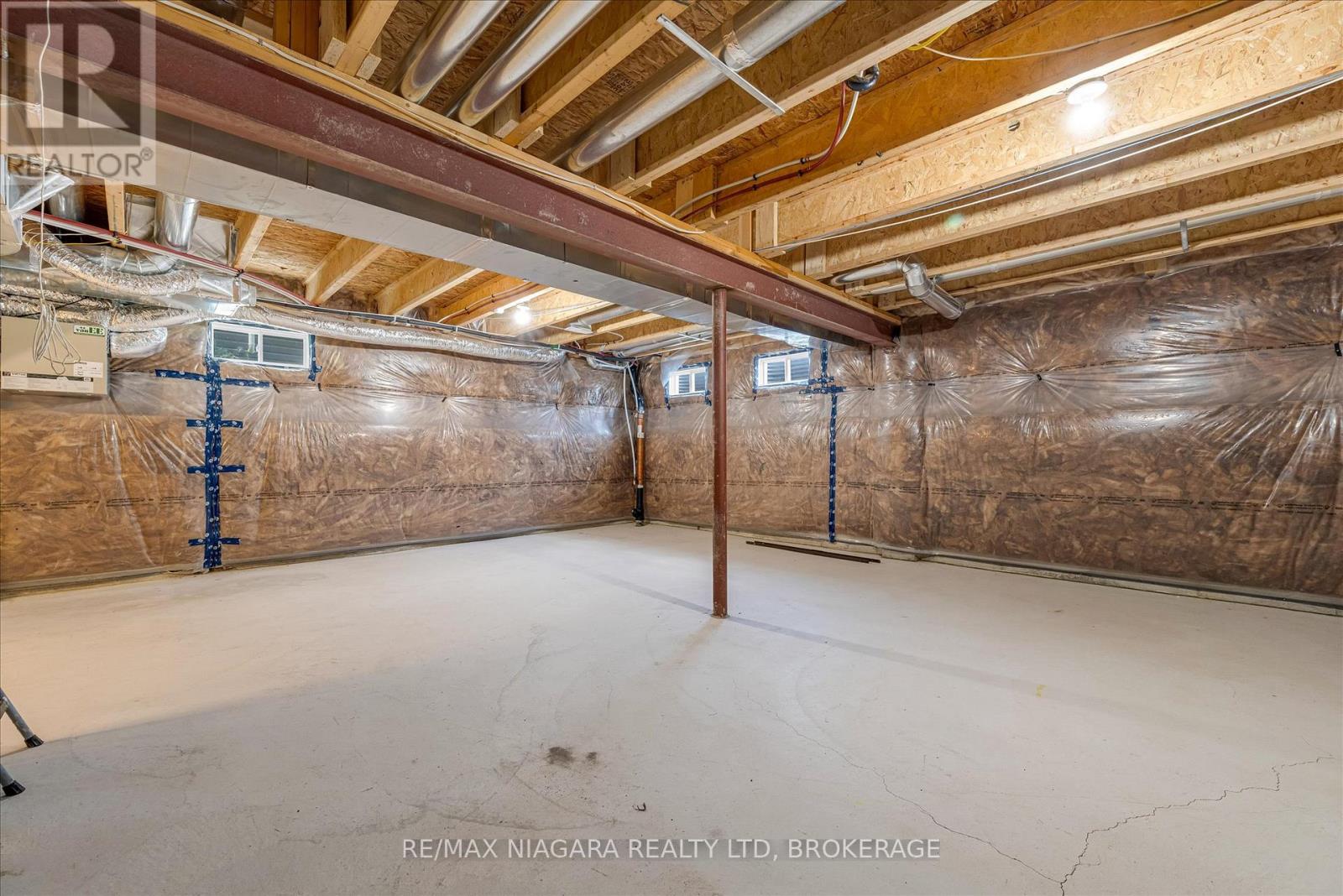 22 Peach Street, Thorold (Rolling Meadows), Ontario  L2E 6S4 - Photo 33 - X12352636