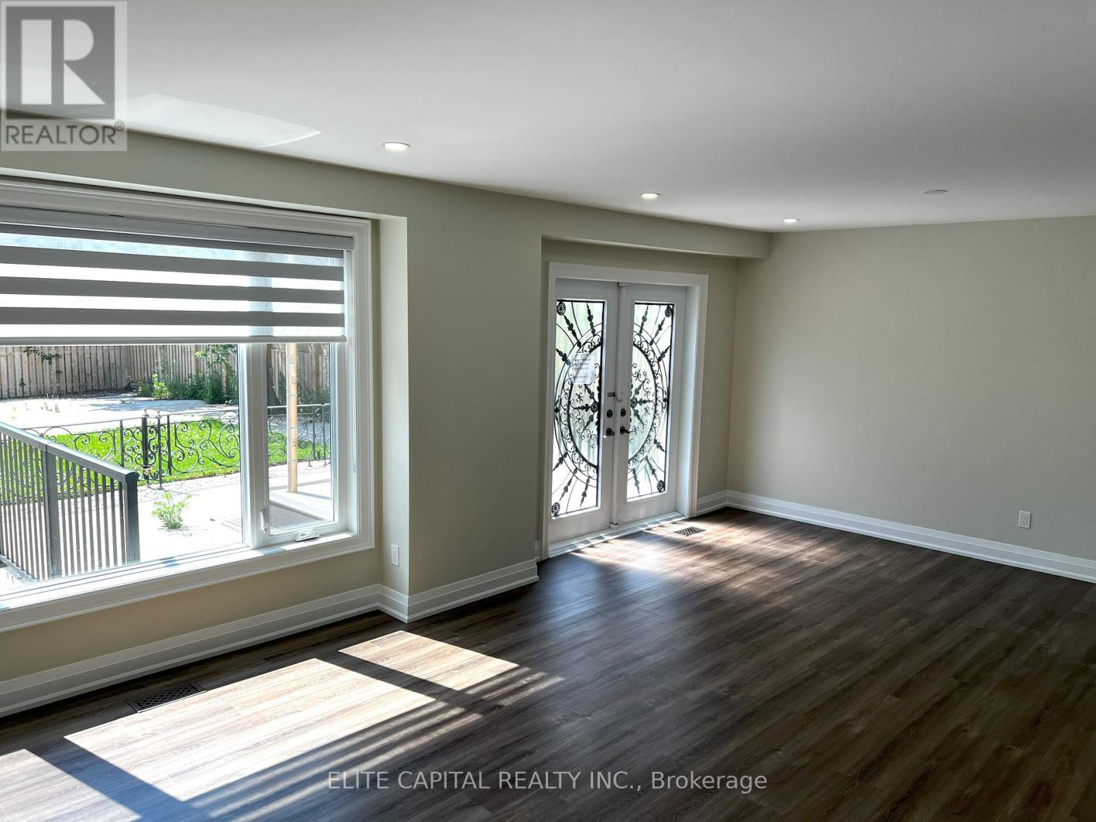 67 Hutcherson Square, Toronto, Ontario  M1B 1C5 - Photo 4 - E12352524