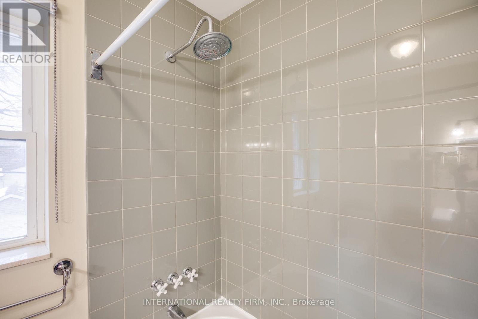 109 Monarch Park Avenue, Toronto, Ontario  M4J 4R1 - Photo 35 - E12352608