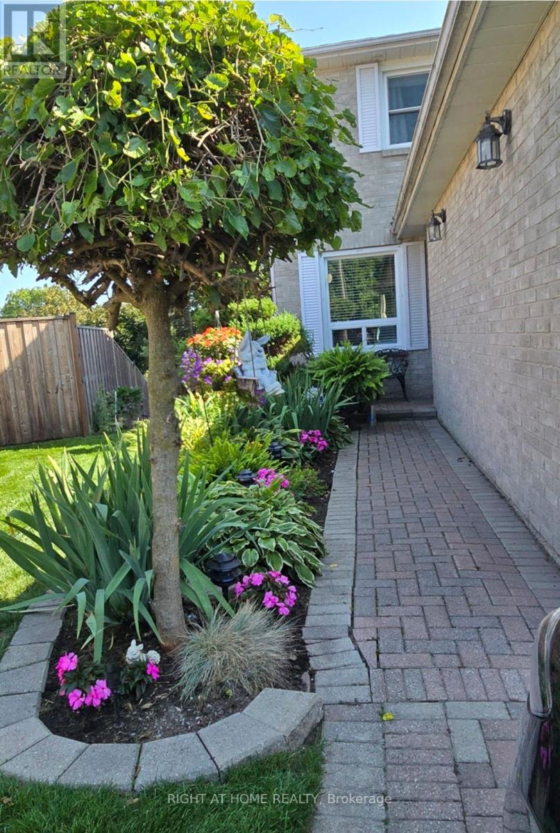 Property at 39 ARANKA COURT image 2