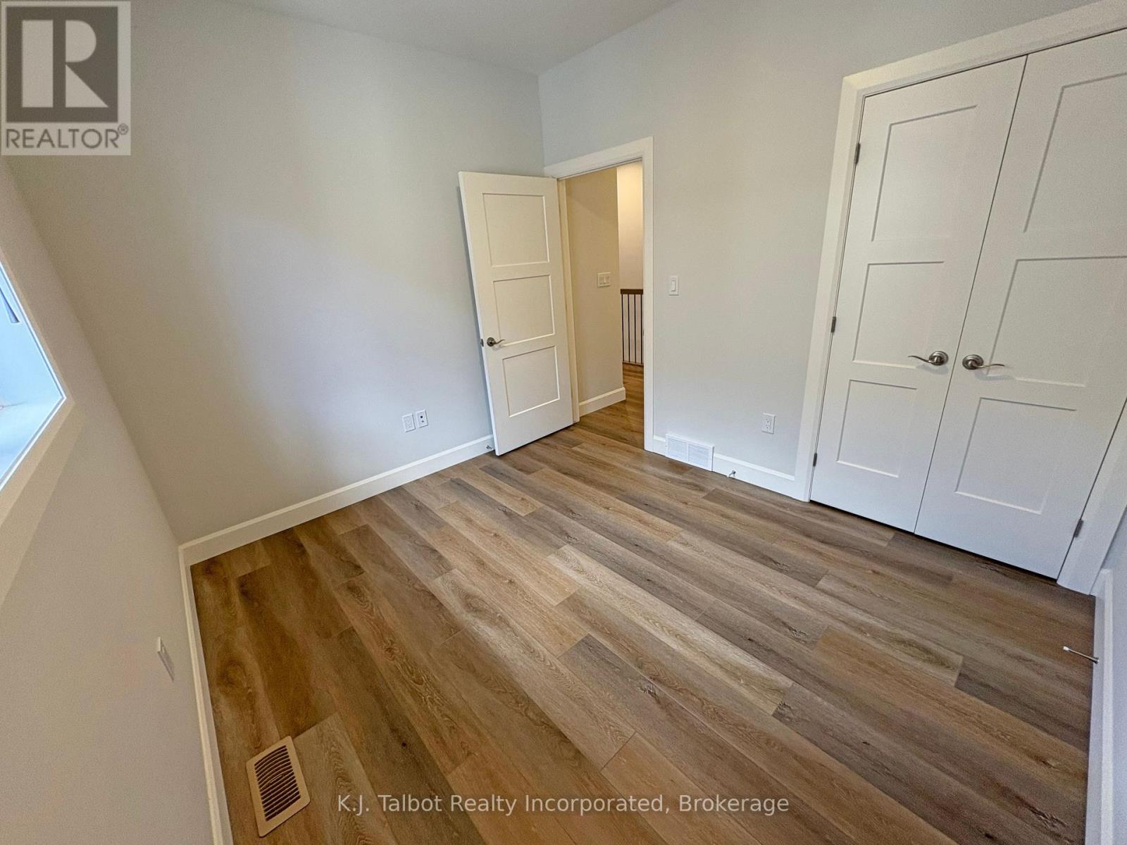 339 South Street S, Goderich, Ontario N7A 3M7 - Photo 10 - X12352633