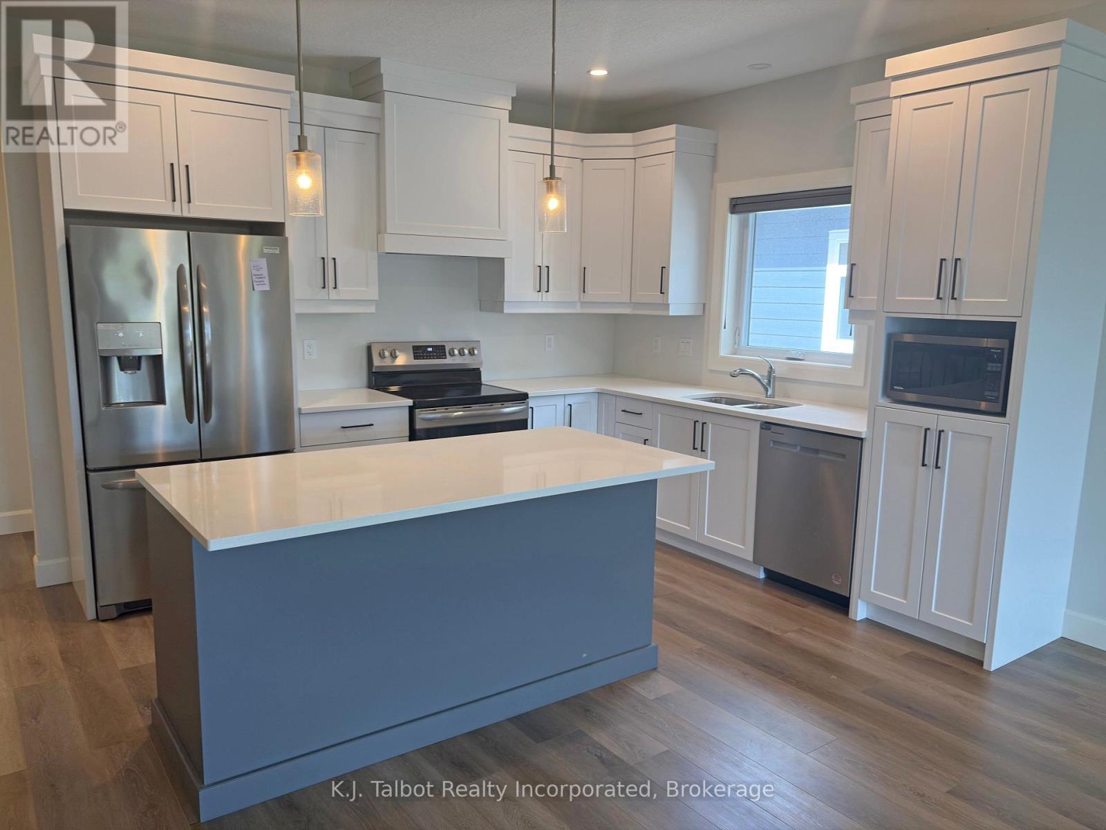 339 South Street S, Goderich, Ontario N7A 3M7 - Photo 11 - X12352633