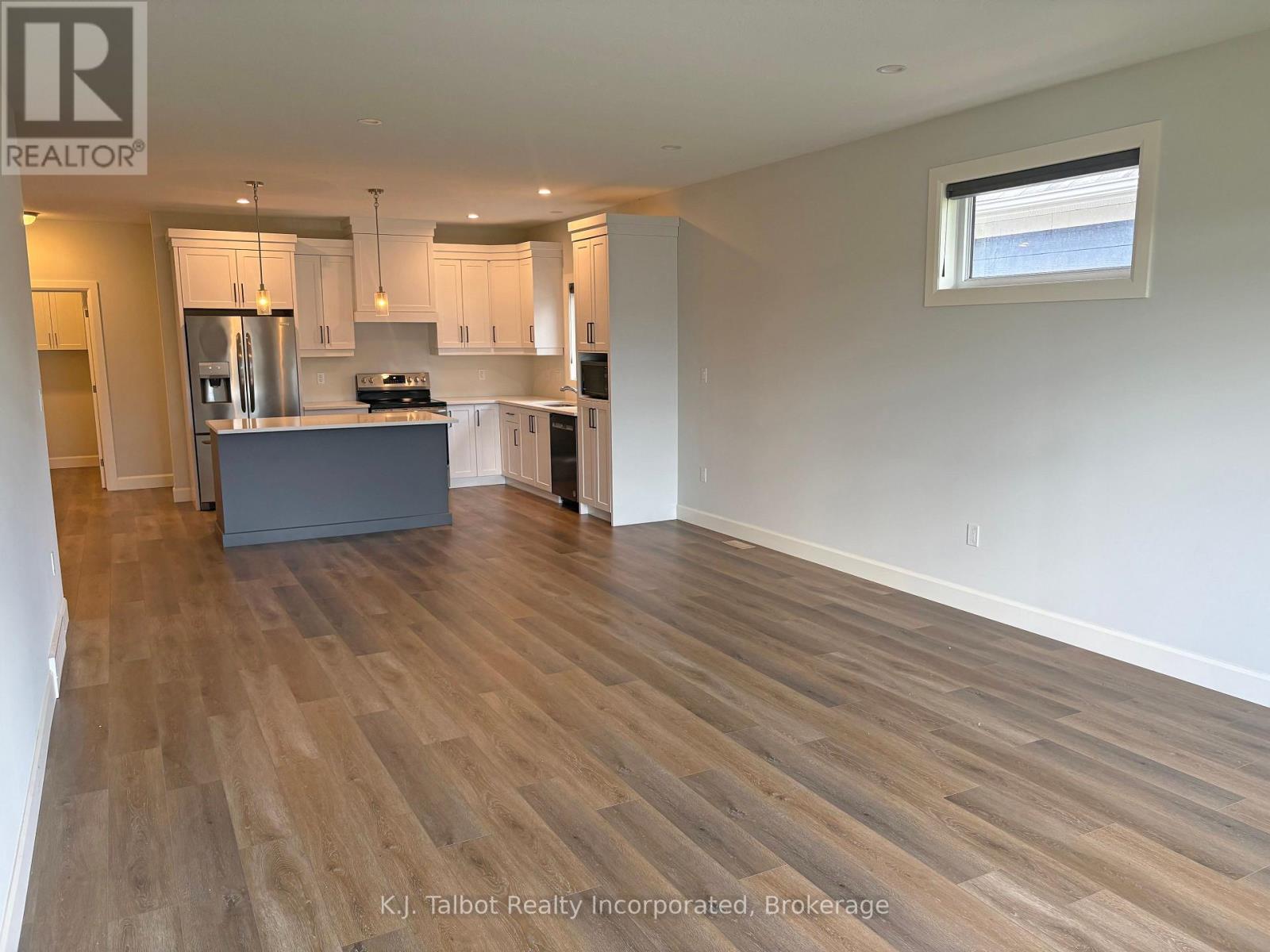 339 South Street S, Goderich, Ontario N7A 3M7 - Photo 14 - X12352633