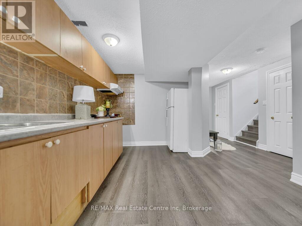 9 Ryde Road, Guelph, Ontario N1K 1V8 - Photo 37 - X12352668