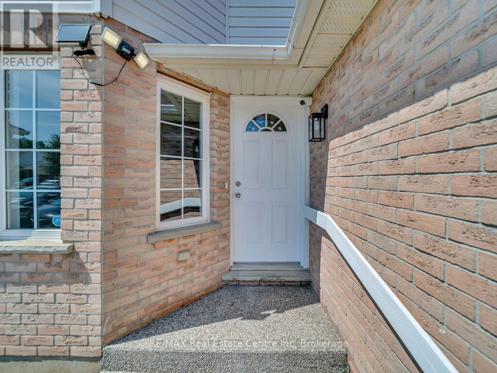 9 Ryde Road, Guelph, Ontario N1K 1V8 - Photo 4 - X12352668