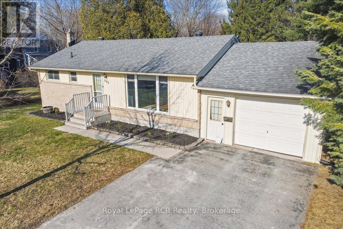 685 5th Avenue W, Owen Sound, Ontario N4K 5A2 - Photo 3 - X12352687