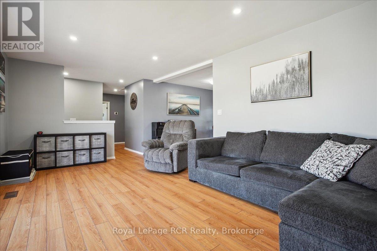 685 5th Avenue W, Owen Sound, Ontario N4K 5A2 - Photo 6 - X12352687