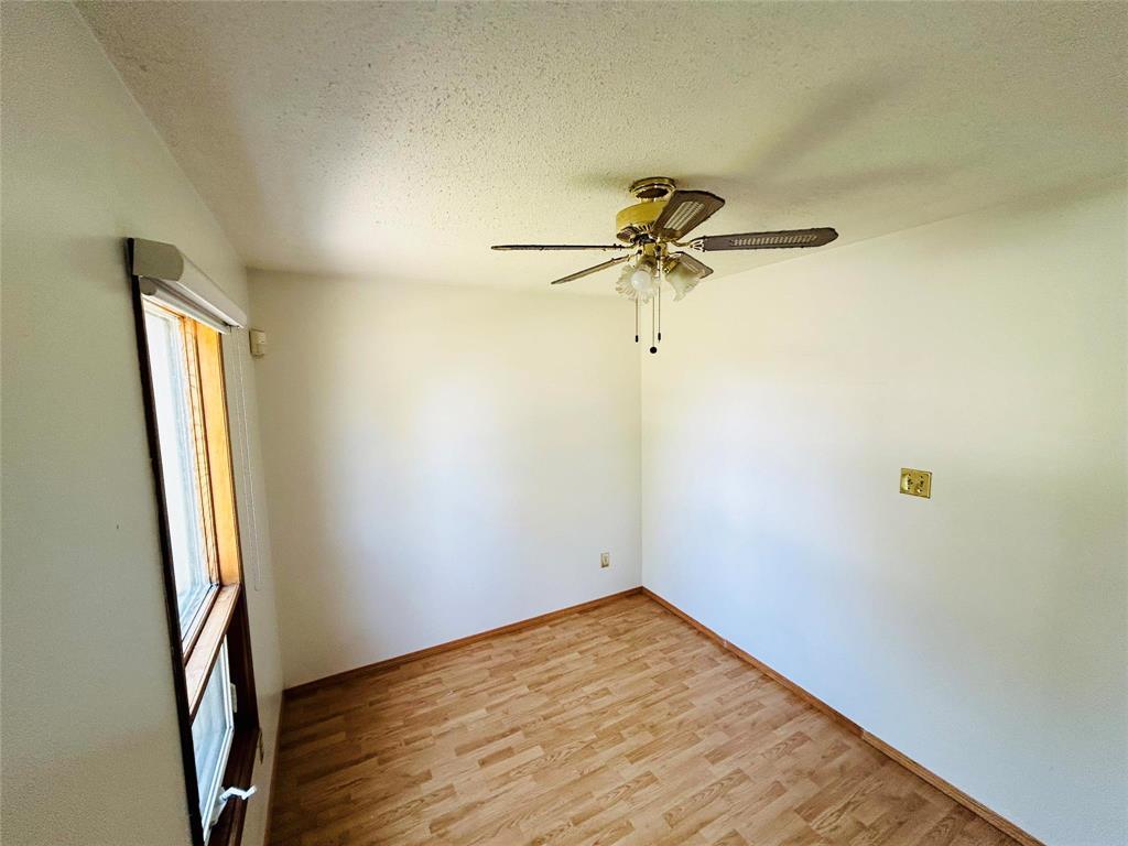 1584 Leila Avenue, Winnipeg, Manitoba  R2P 2J7 - Photo 22 - 202520536
