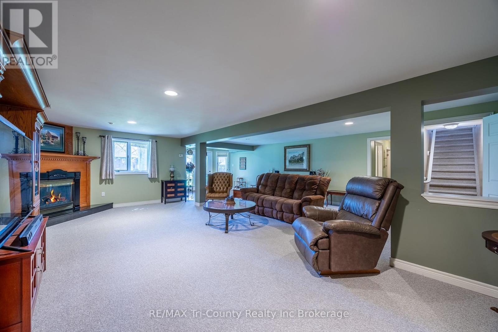11 Woodside Drive, Tillsonburg, Ontario  N4G 5P9 - Photo 10 - X12352424