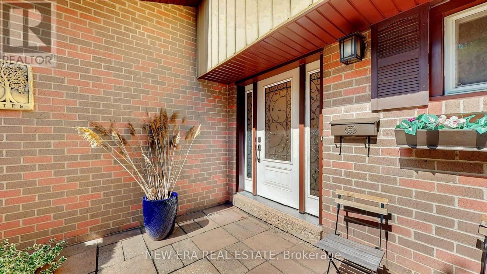 7227 Joliette Crescent, Mississauga, Ontario  L5N 1Z2 - Photo 6 - W12352551