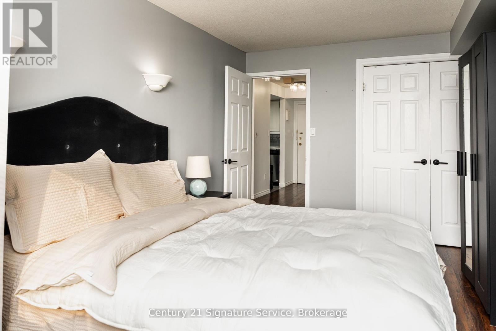 504 - 25 Agnes Street, Mississauga, Ontario L5B 3X7 - Photo 11 - W12352620