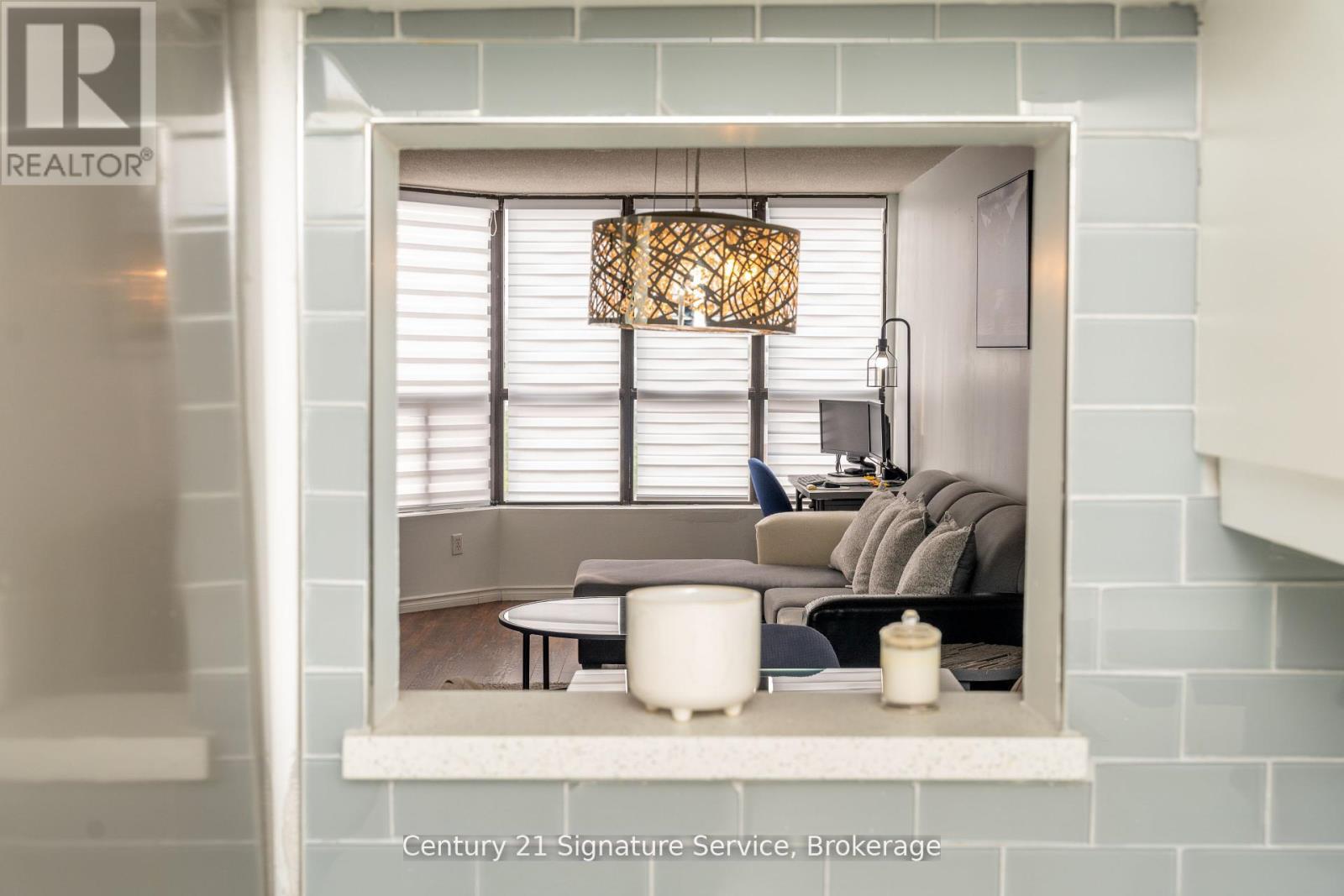 504 - 25 Agnes Street, Mississauga, Ontario L5B 3X7 - Photo 5 - W12352620