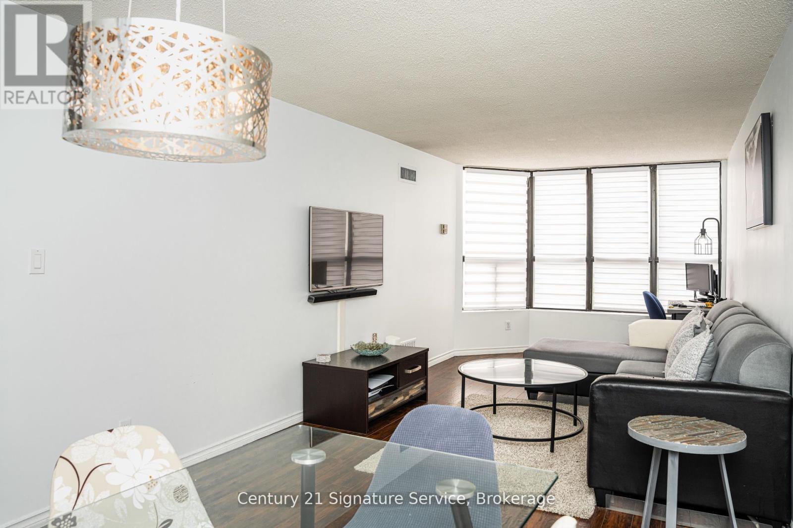 504 - 25 Agnes Street, Mississauga, Ontario L5B 3X7 - Photo 9 - W12352620