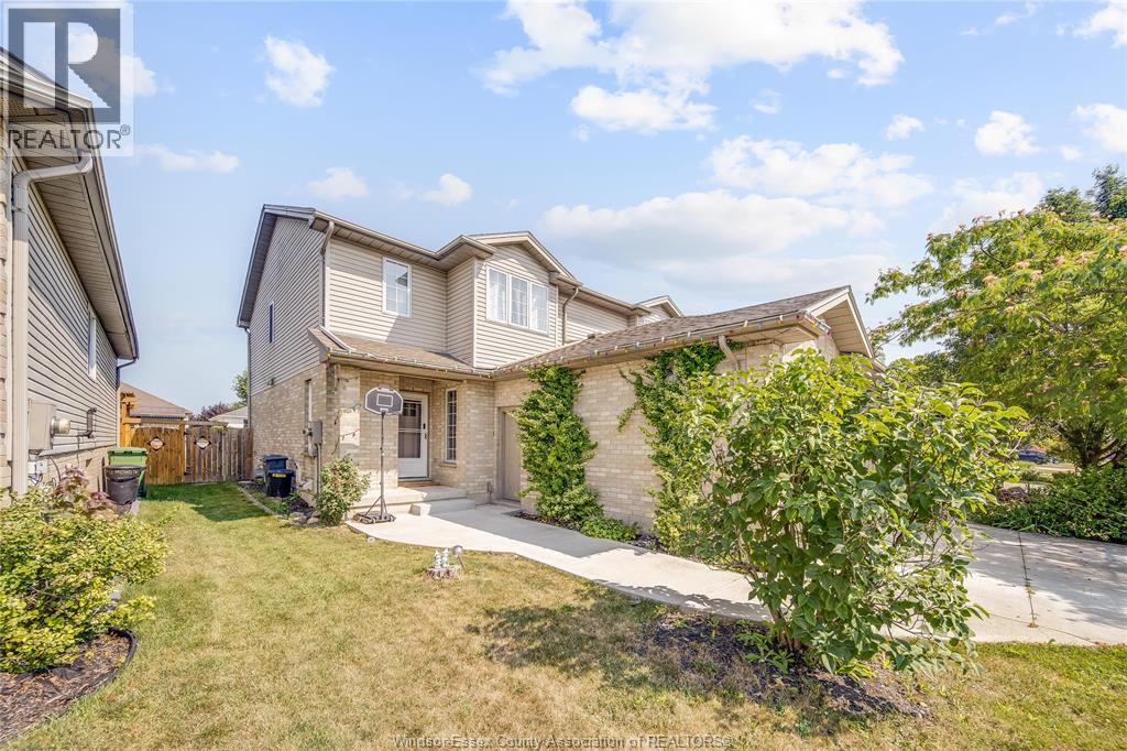 Property at 746 MICHAEL DRIVE image 2