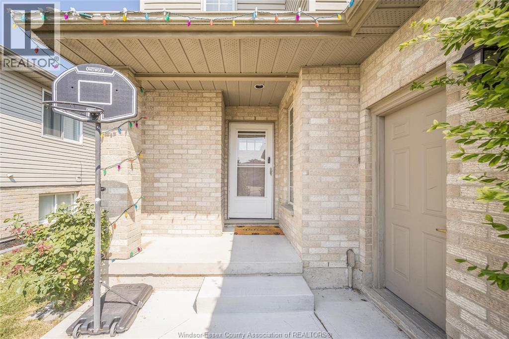 Property at 746 MICHAEL DRIVE image 3
