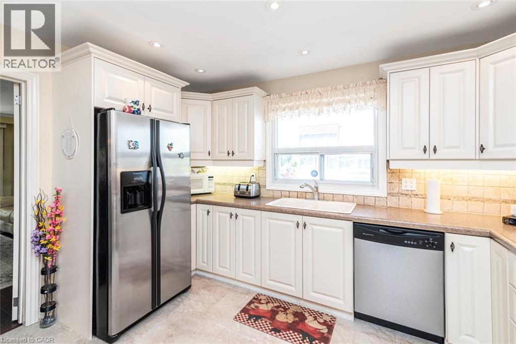 58 Centennial Parkway S, Hamilton, Ontario  L8G 2C4 - Photo 13 - 40753966