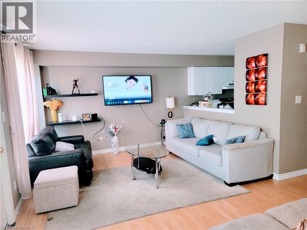 Photo 7 of 14 for 600 Sarnia Road Unit# 18