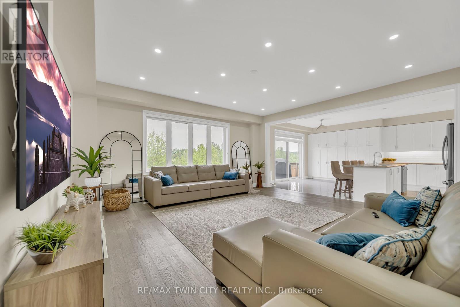 Property at 35 SANTO COURT image 5