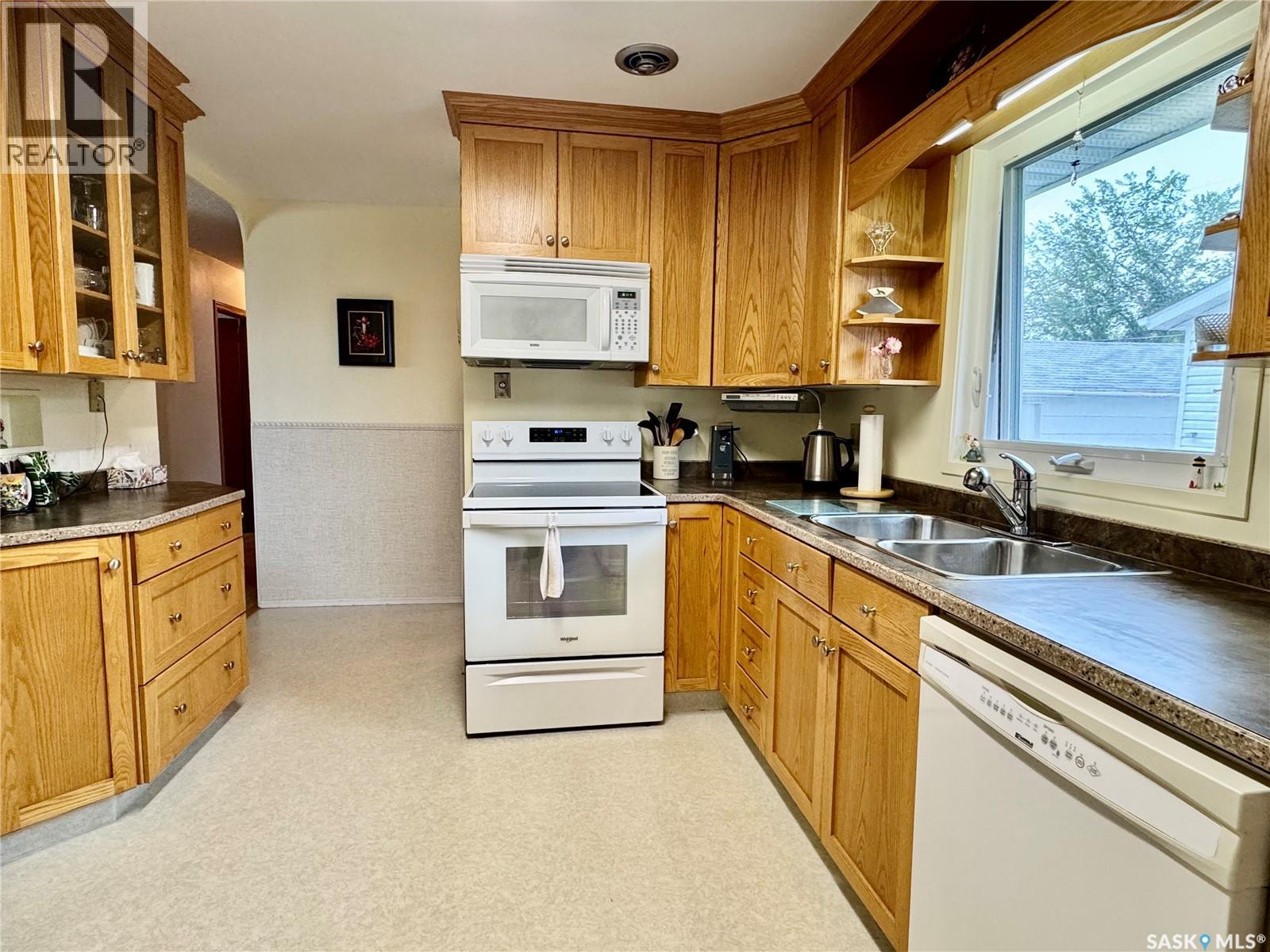 308 Scott Street, Muenster, Saskatchewan  S0K 2Y0 - Photo 3 - SK015955