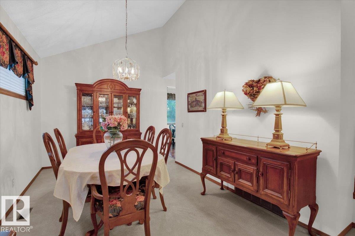 Property at 84 DEANE CR image 2