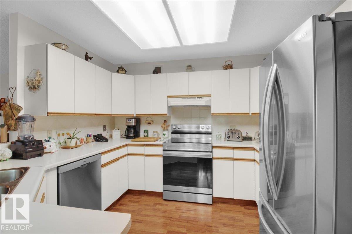 Property at 84 DEANE CR image 5