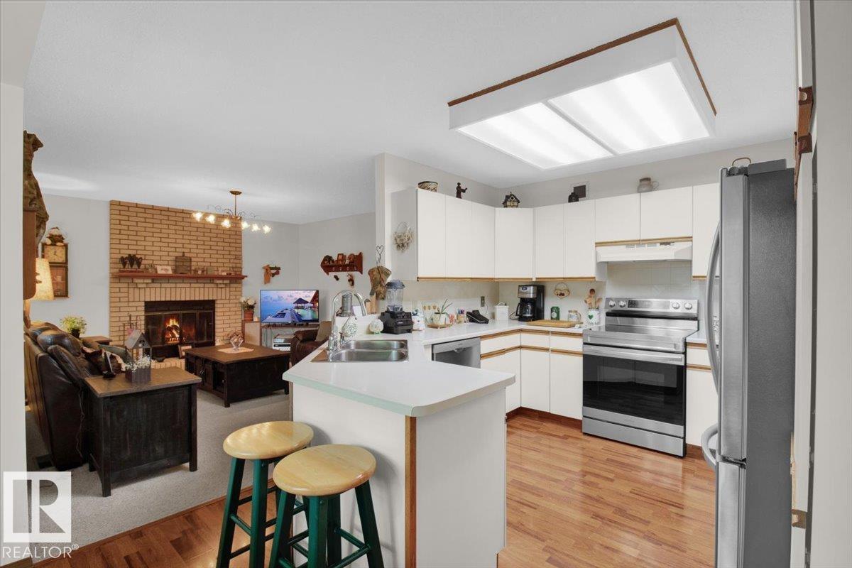 Property at 84 DEANE CR image 4