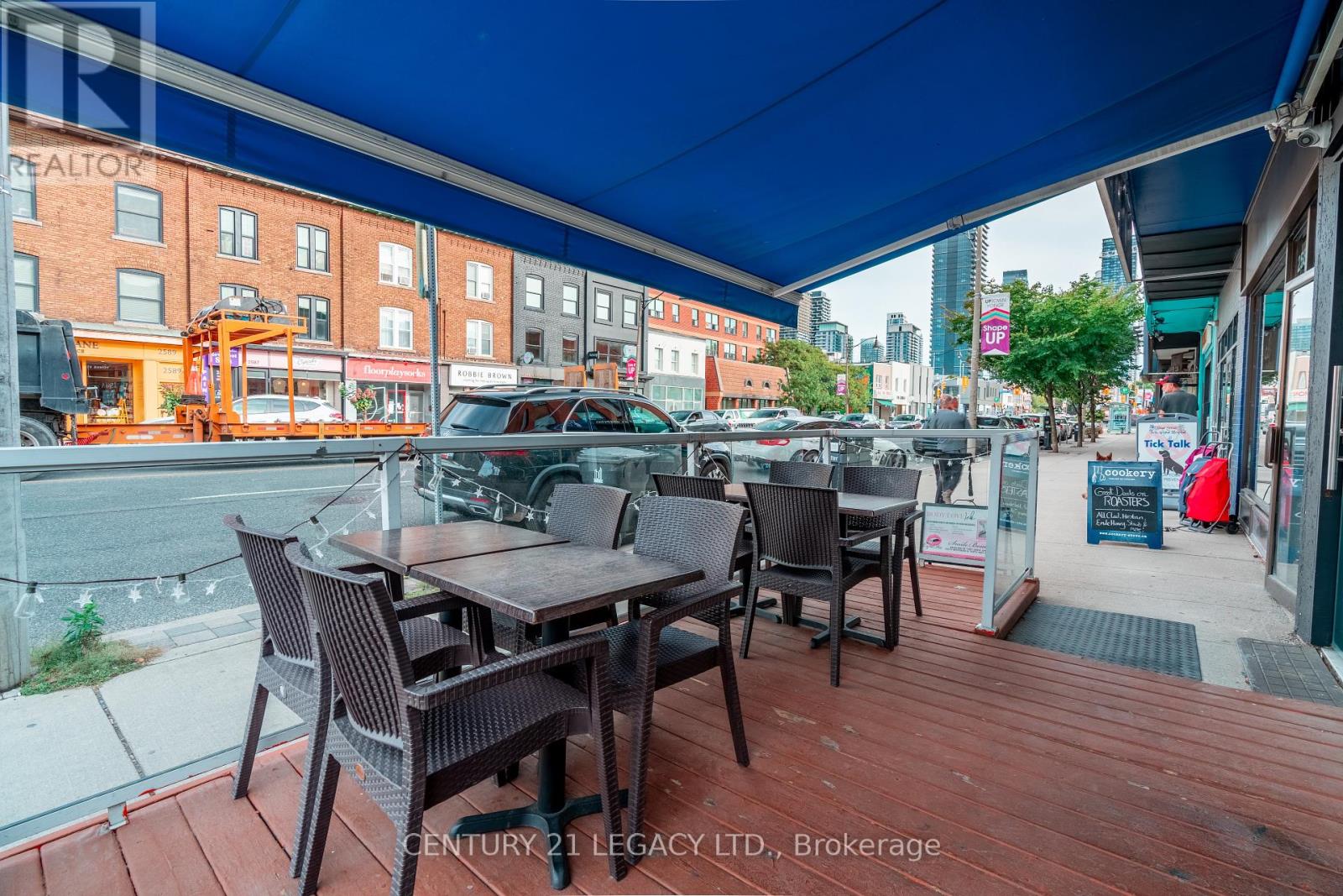 2590 Yonge Street, Toronto (Lawrence Park South), Ontario  M4P 2J3 - Photo 7 - C12352624