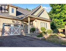 18 ROLLING Lane, Hamilton, Ontario