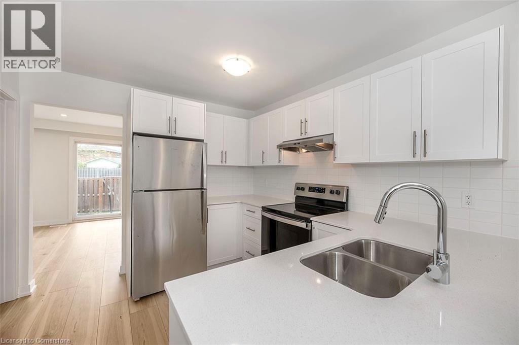 81 Woodman Drive N, Hamilton, Ontario L8H 2M5 - Photo 4 - 40756410