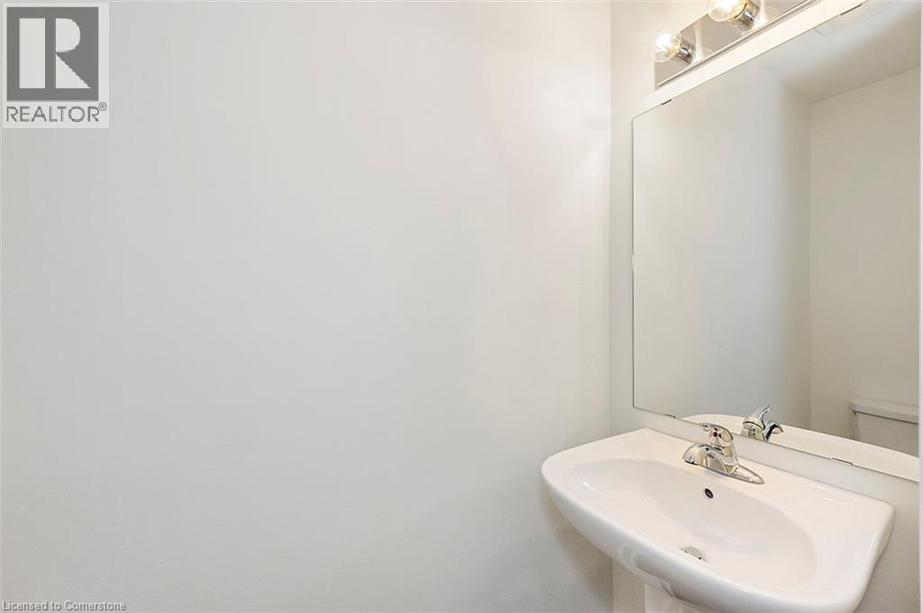 28 Woodman Drive N, Hamilton, Ontario L8H 2M5 - Photo 16 - 40756417