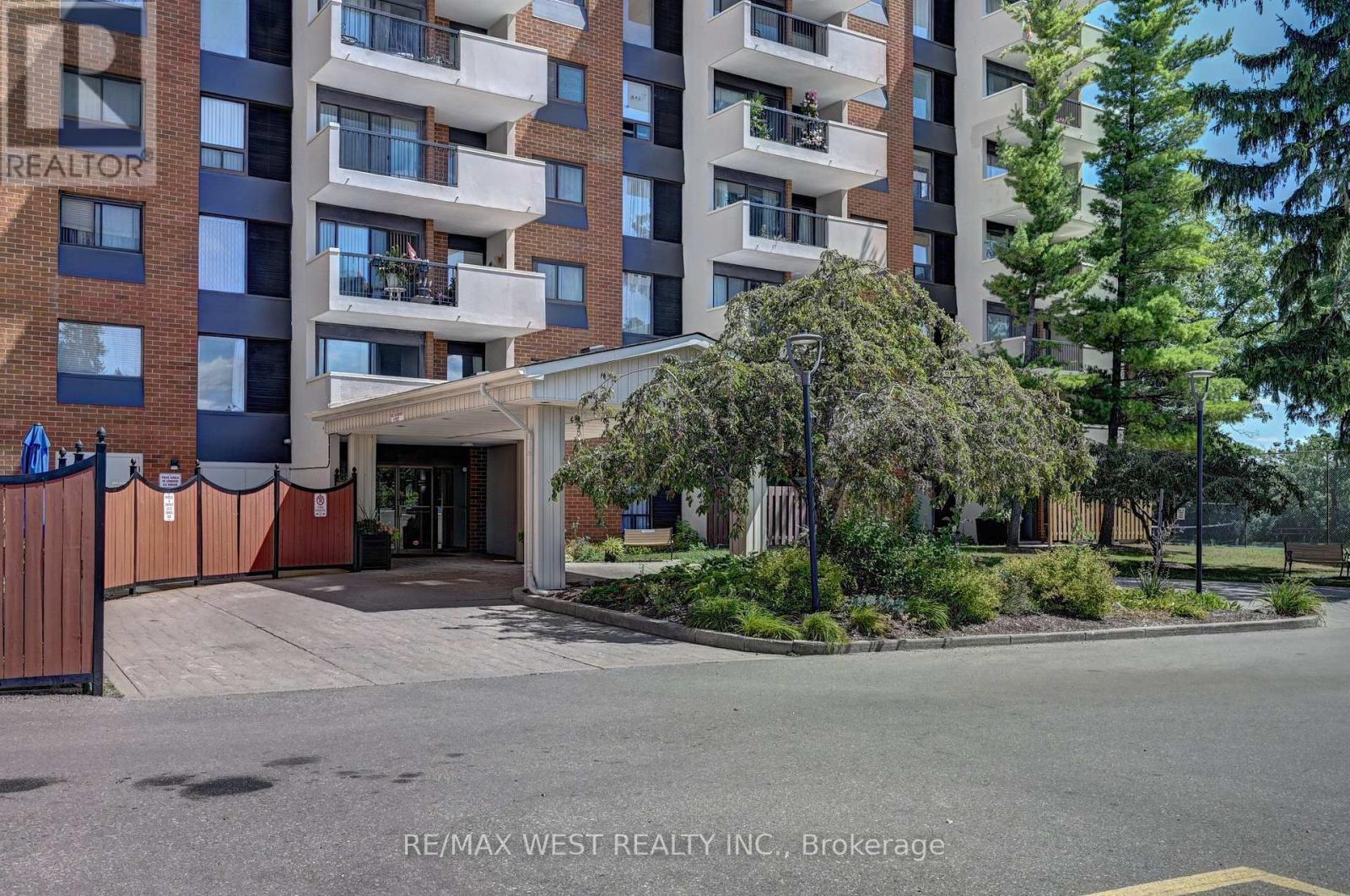 705 - 260 Sheldon Avenue N, Kitchener, Ontario  N2H 6P2 - Photo 45 - X12343832