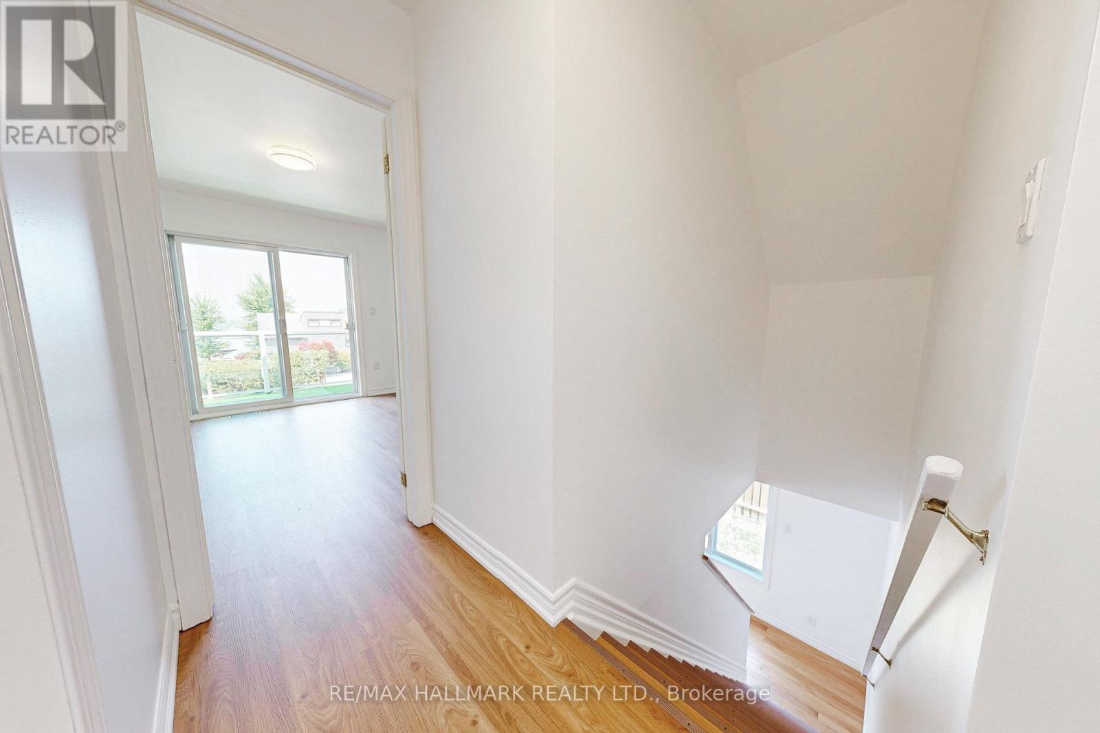 941 Lake Drive N, Georgina, Ontario  L4P 3E9 - Photo 13 - N12352665