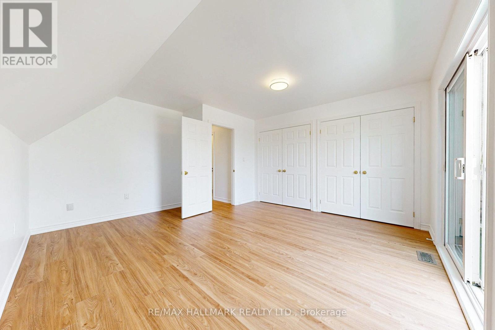 941 Lake Drive N, Georgina, Ontario  L4P 3E9 - Photo 15 - N12352665