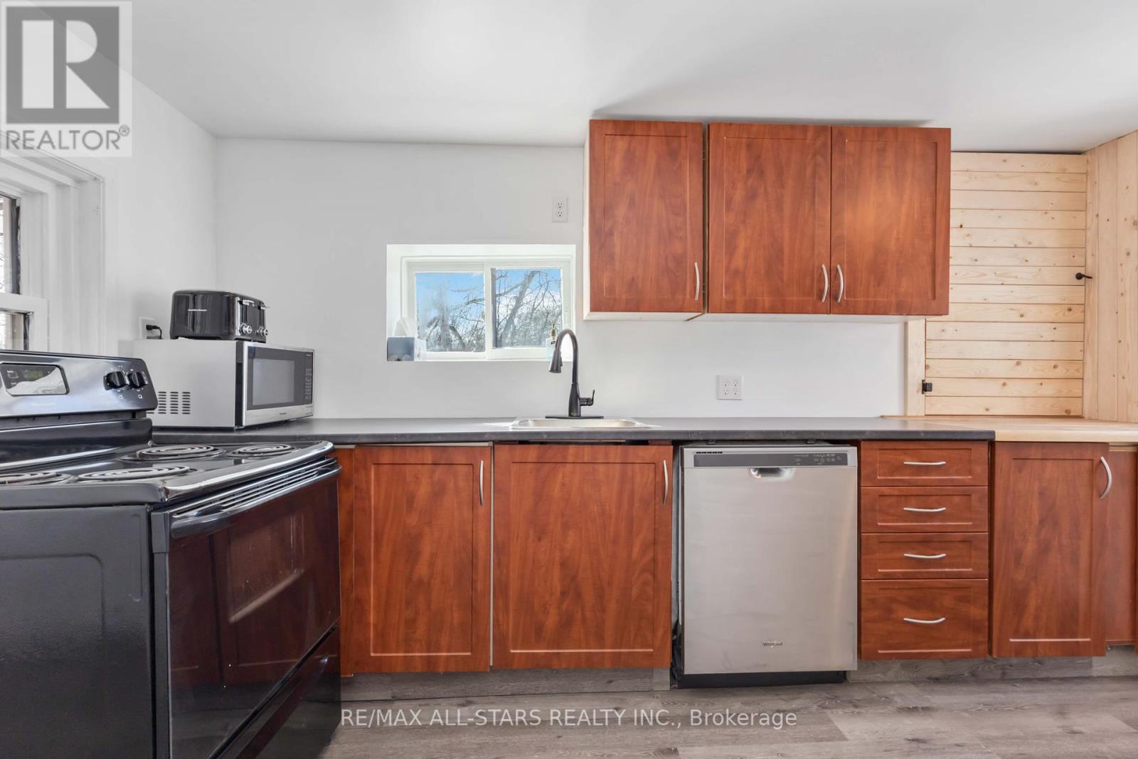 67 Murray Street, Kawartha Lakes, Ontario  K0M 1N0 - Photo 11 - X12352769