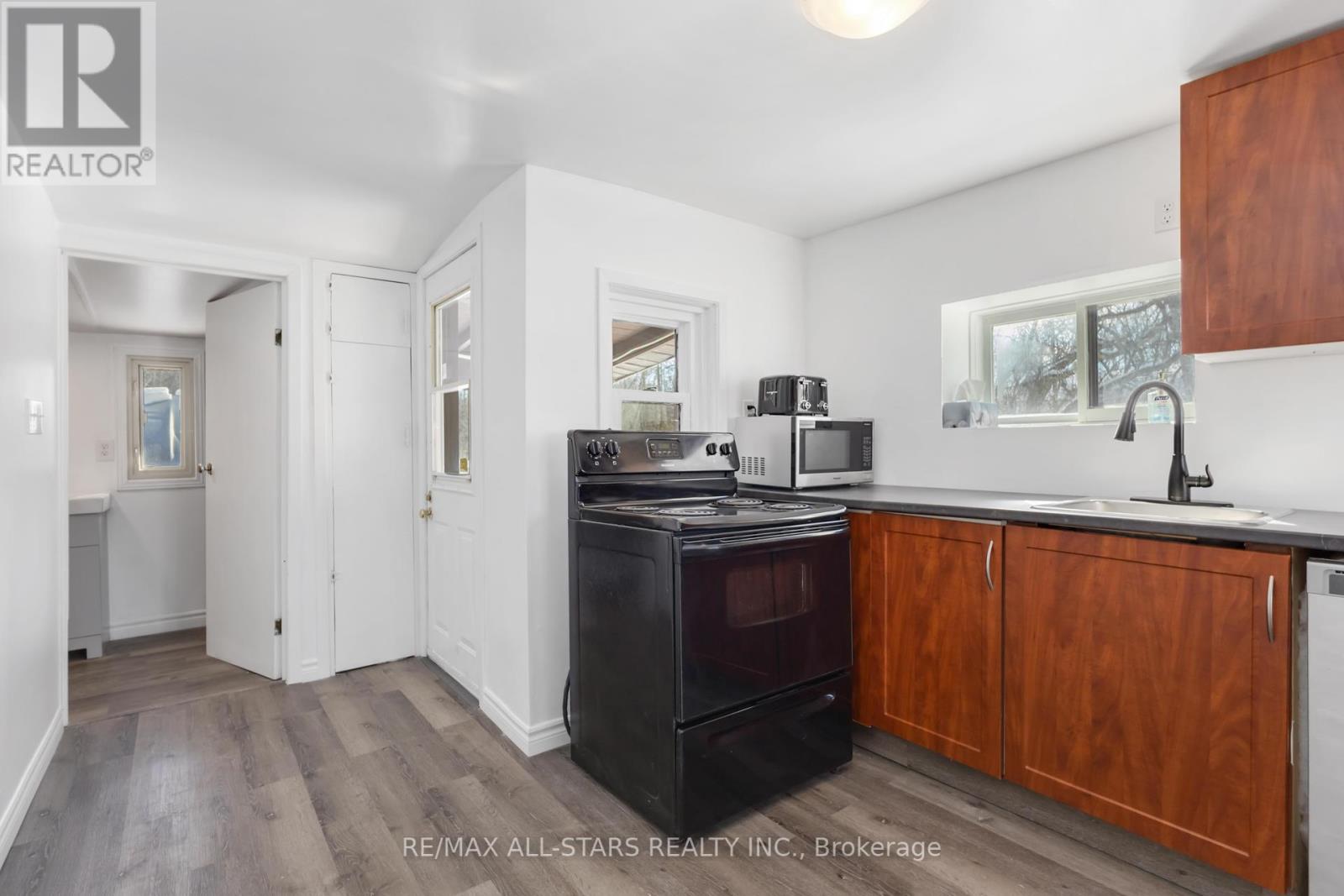 67 Murray Street, Kawartha Lakes, Ontario  K0M 1N0 - Photo 13 - X12352769