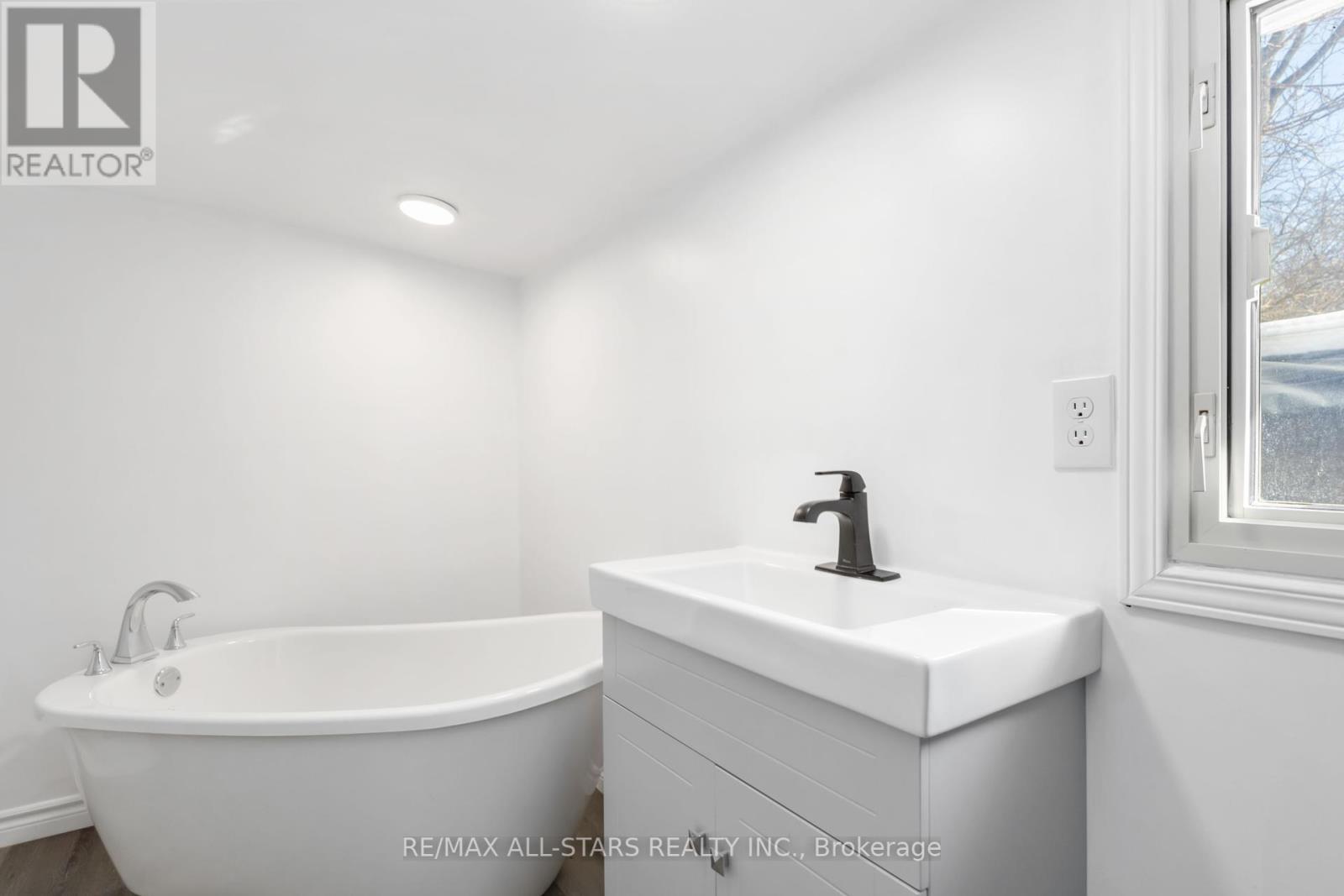 67 Murray Street, Kawartha Lakes, Ontario  K0M 1N0 - Photo 16 - X12352769