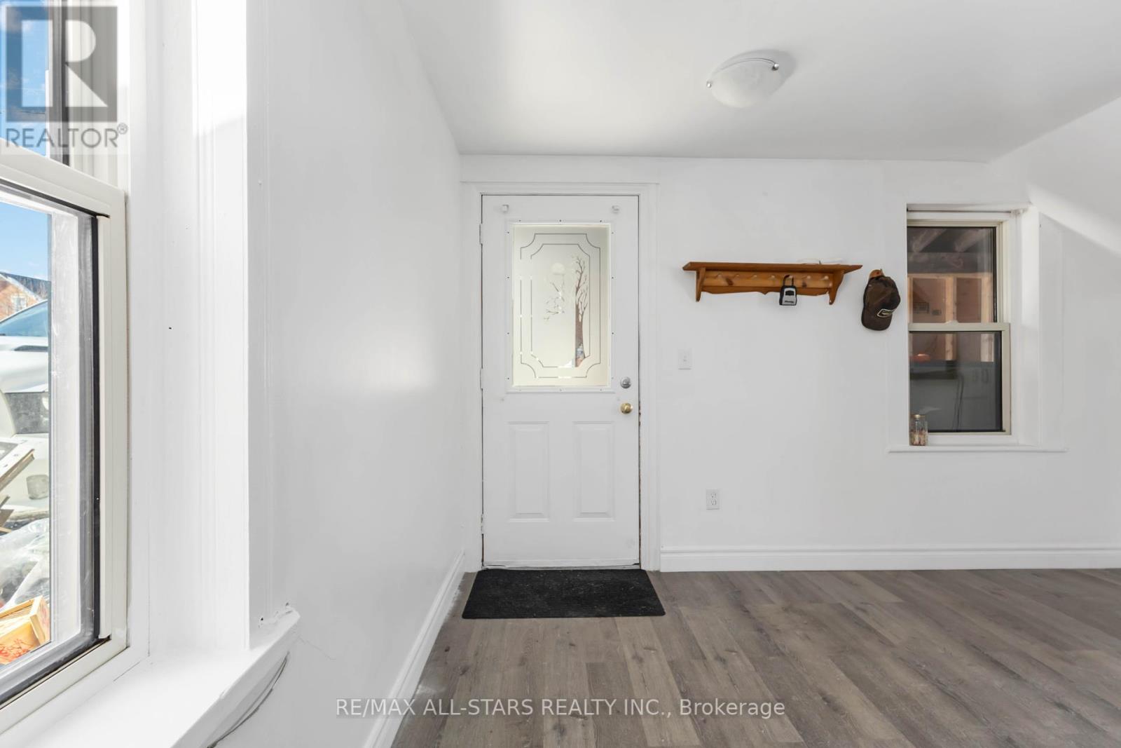 67 Murray Street, Kawartha Lakes, Ontario  K0M 1N0 - Photo 2 - X12352769