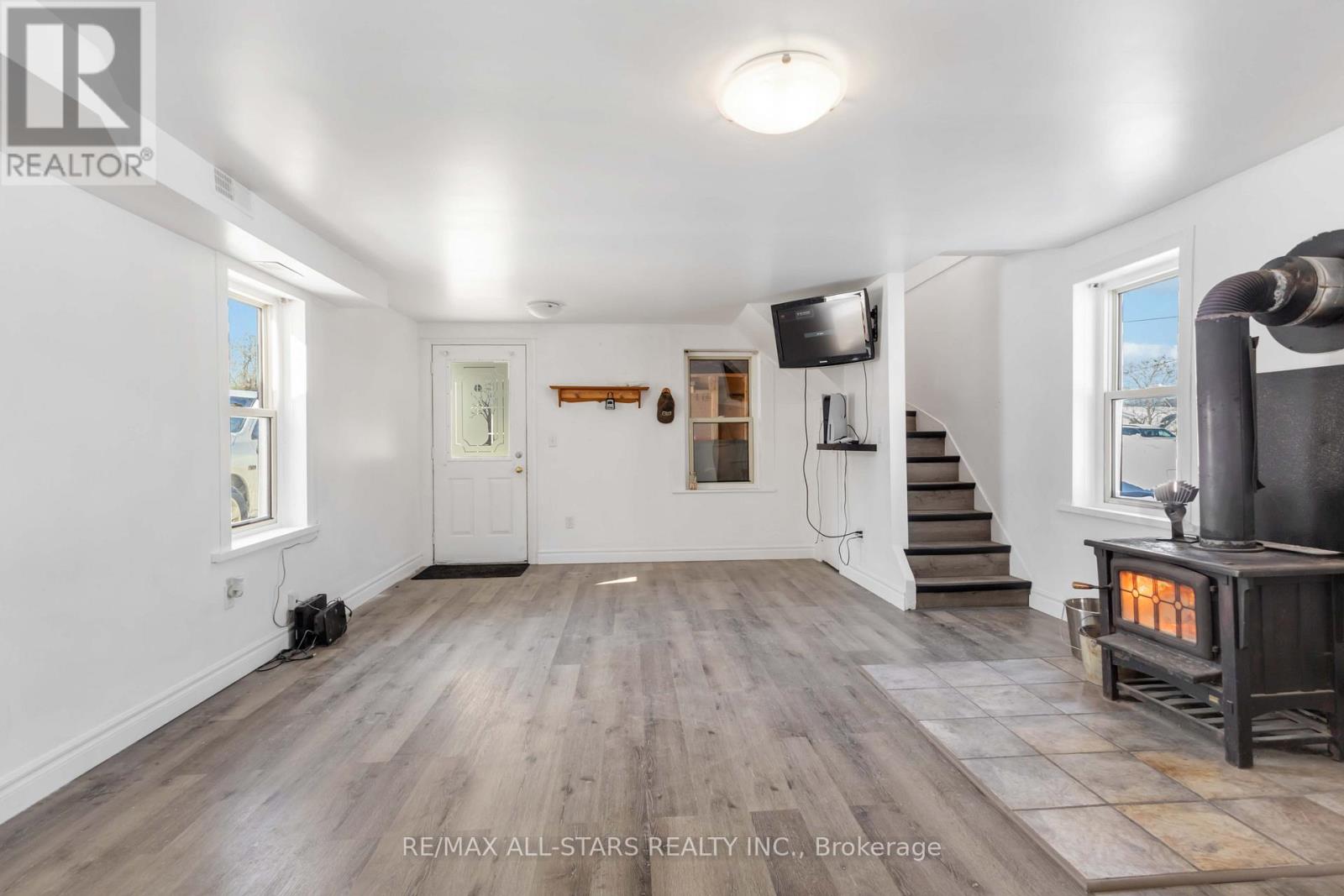 67 Murray Street, Kawartha Lakes, Ontario  K0M 1N0 - Photo 7 - X12352769