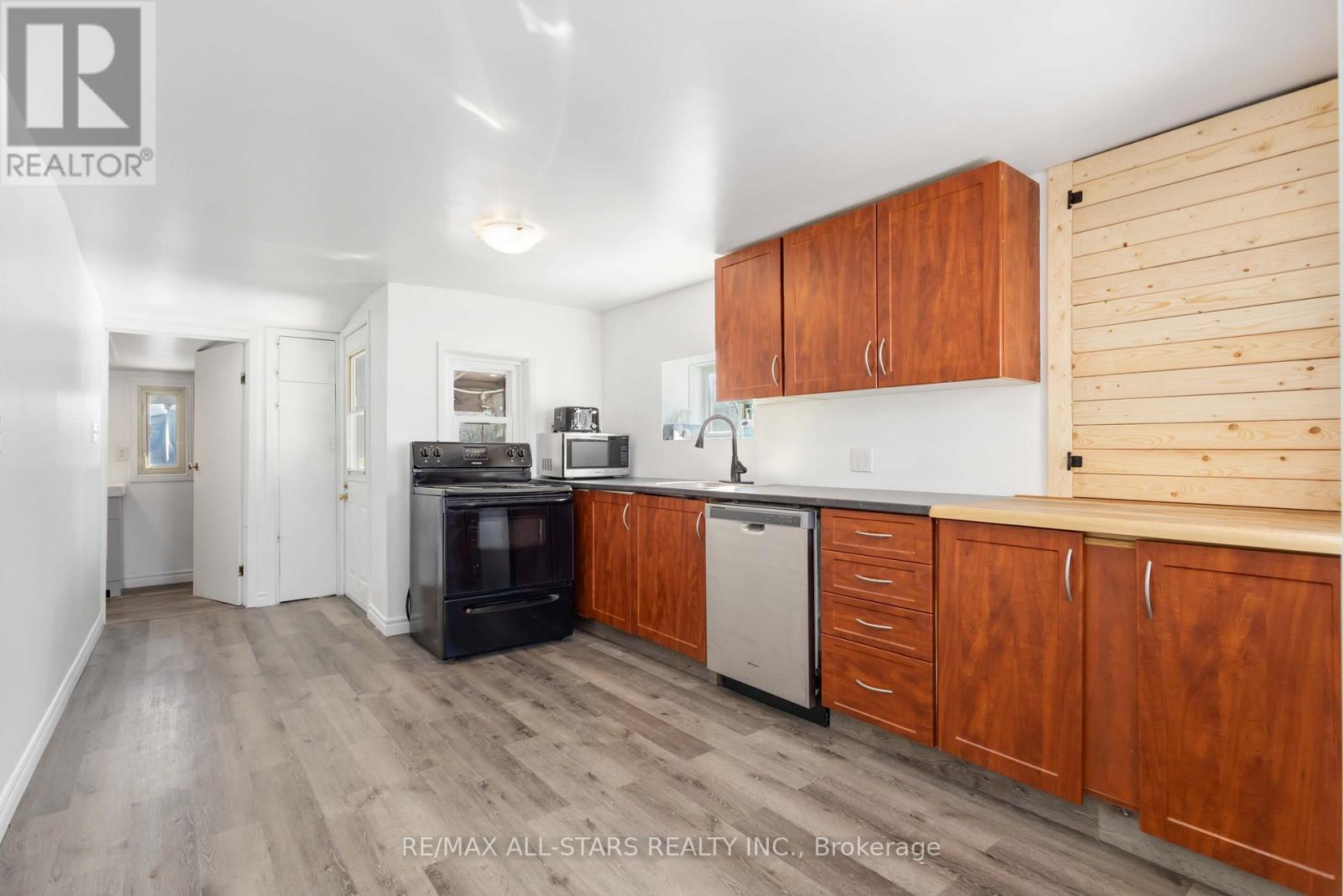 67 Murray Street, Kawartha Lakes, Ontario  K0M 1N0 - Photo 9 - X12352769