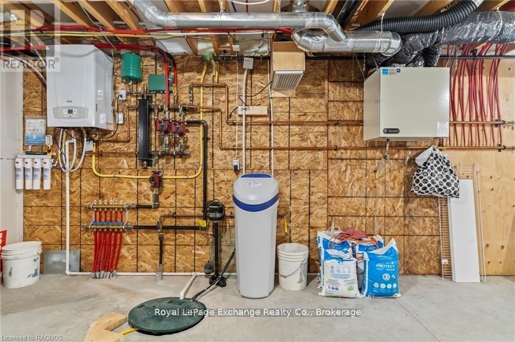 615 Cayuga Crescent, Huron-Kinloss, Ontario N2Z 2X3 - Photo 21 - X12352726